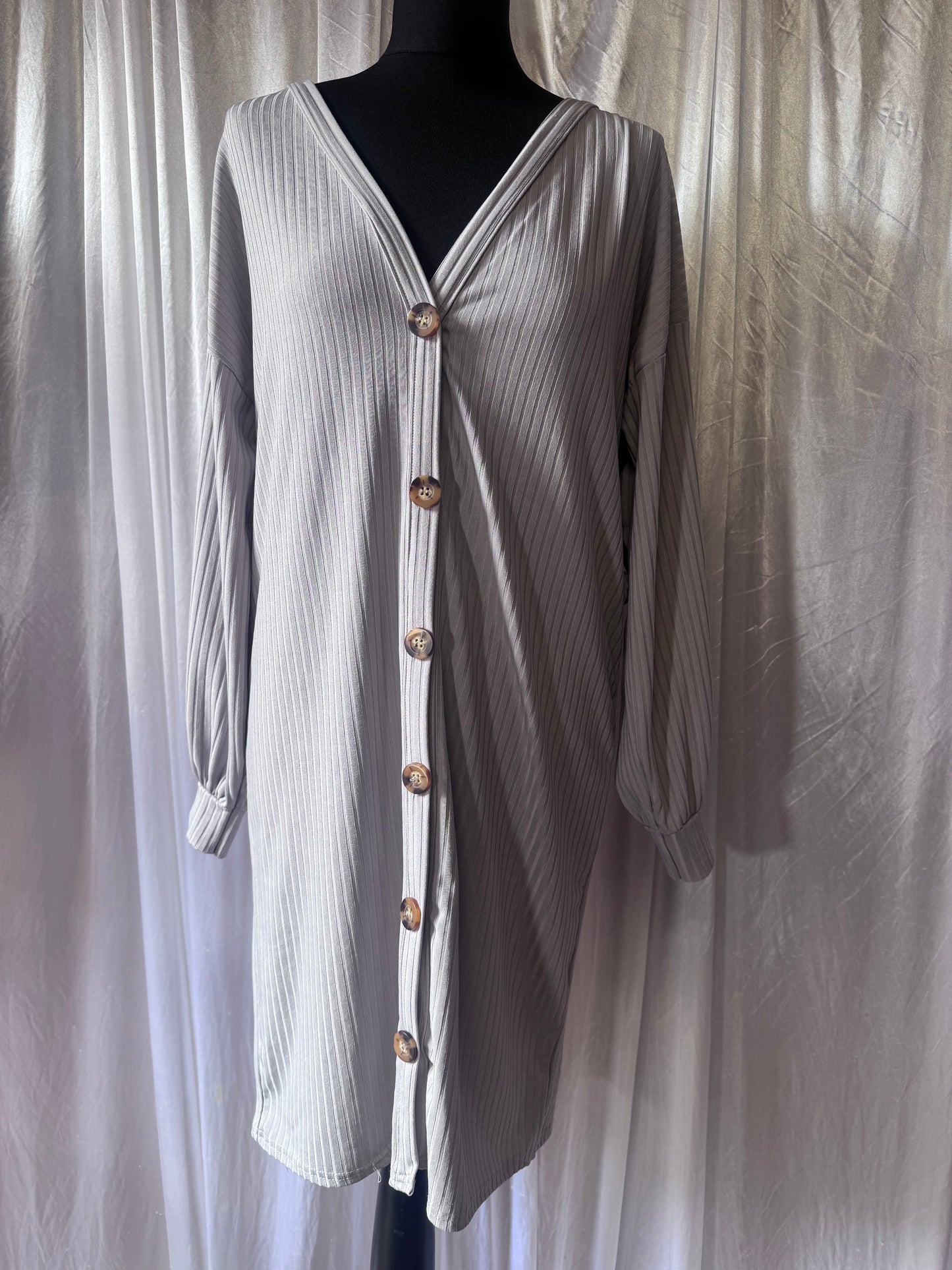 In The Style Grey Ribbed Button Front Dress – Size 8