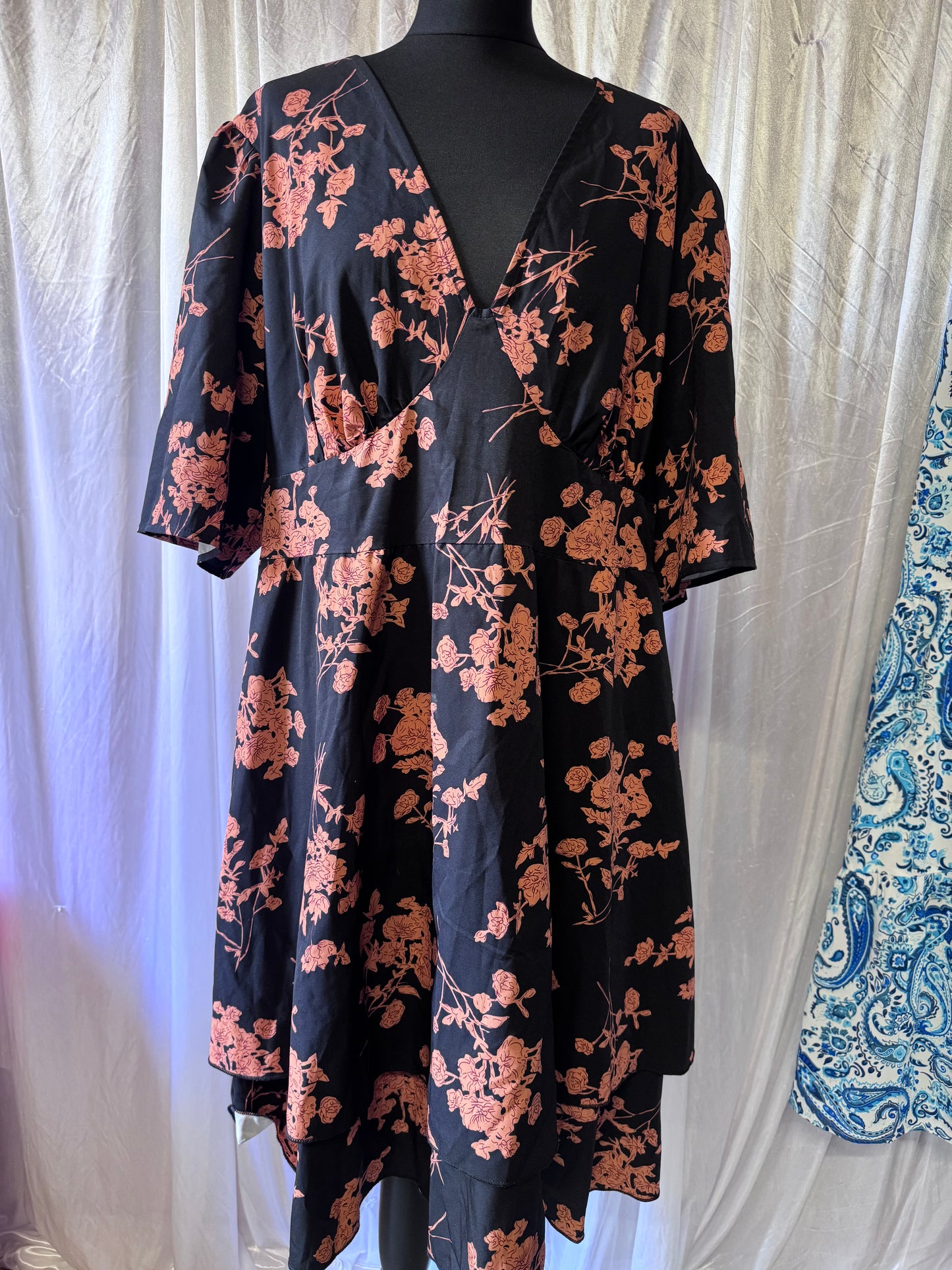 SHEIN Black & Rust Floral Dress – Size 3XL