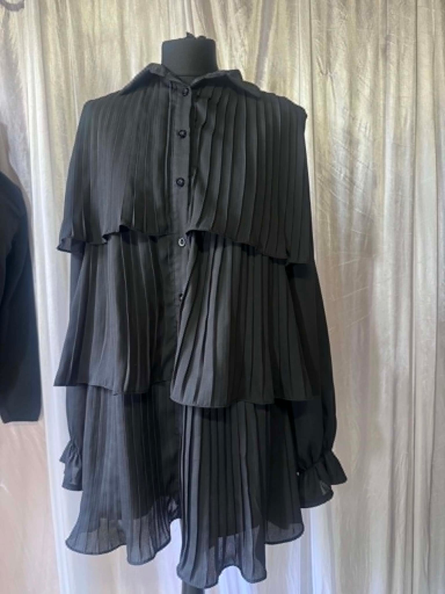 Boohoo Black Pleated Oversized Dress – Size 12