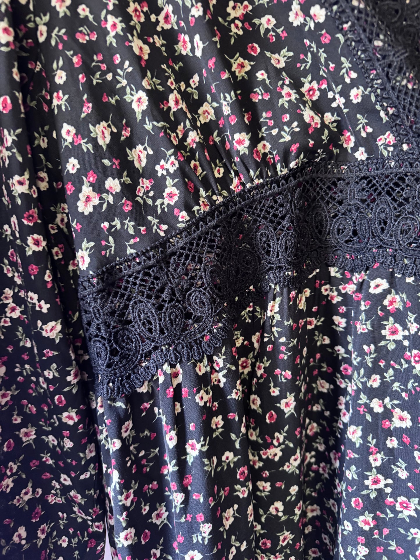 SHEIN Black Ditsy Floral Lace Trim Dress – Size 3XL