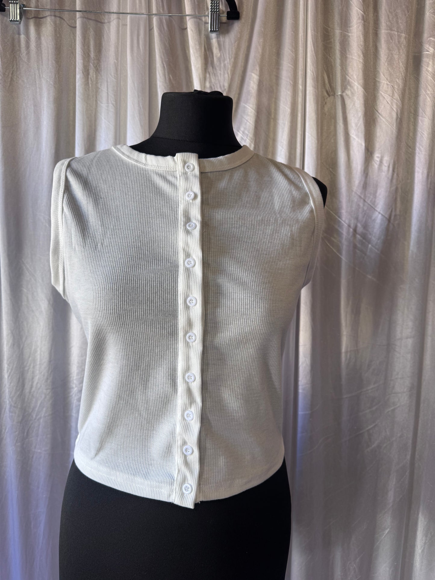 White Ribbed Button Front Top – Size Large